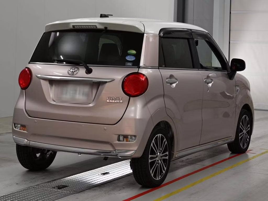 DAIHATSU CAST
