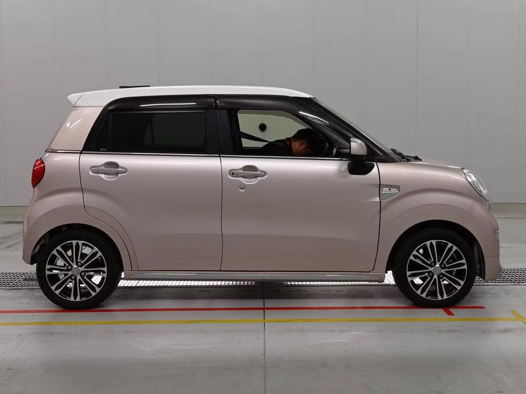 DAIHATSU CAST