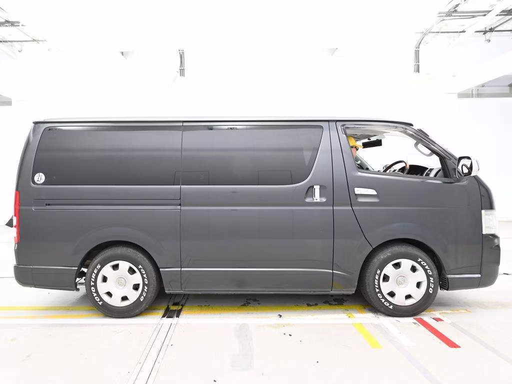 TOYOTA REGIUS ACE