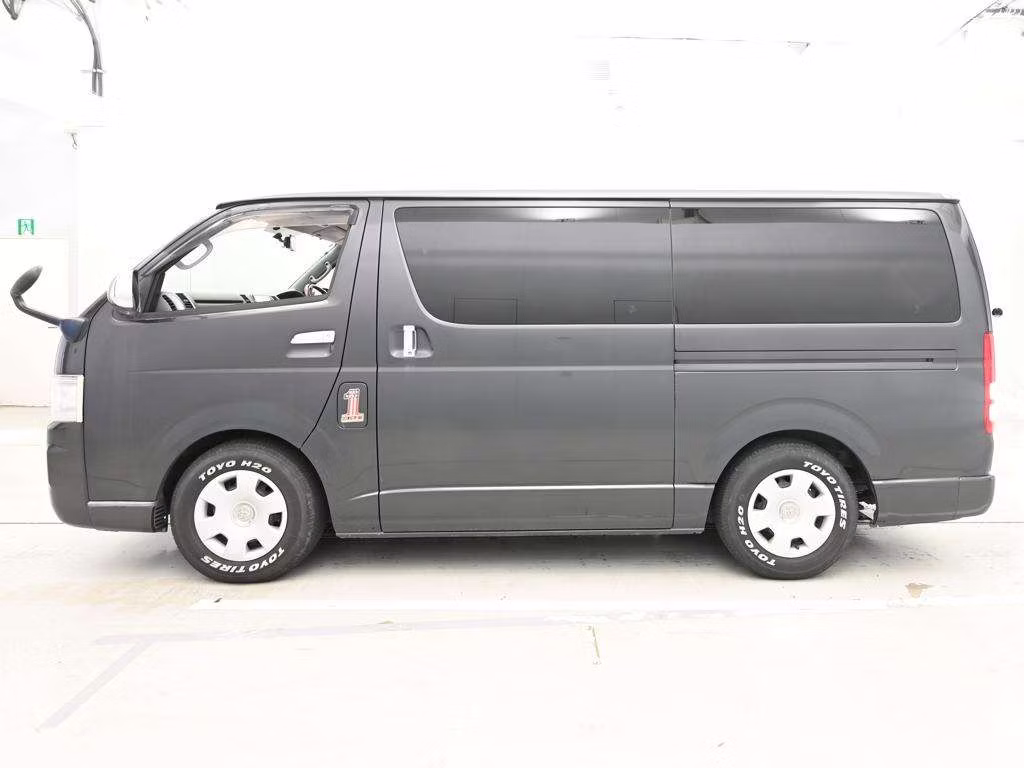 TOYOTA REGIUS ACE