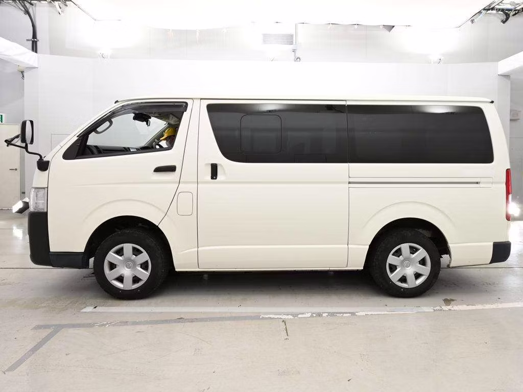 TOYOTA REGIUS ACE