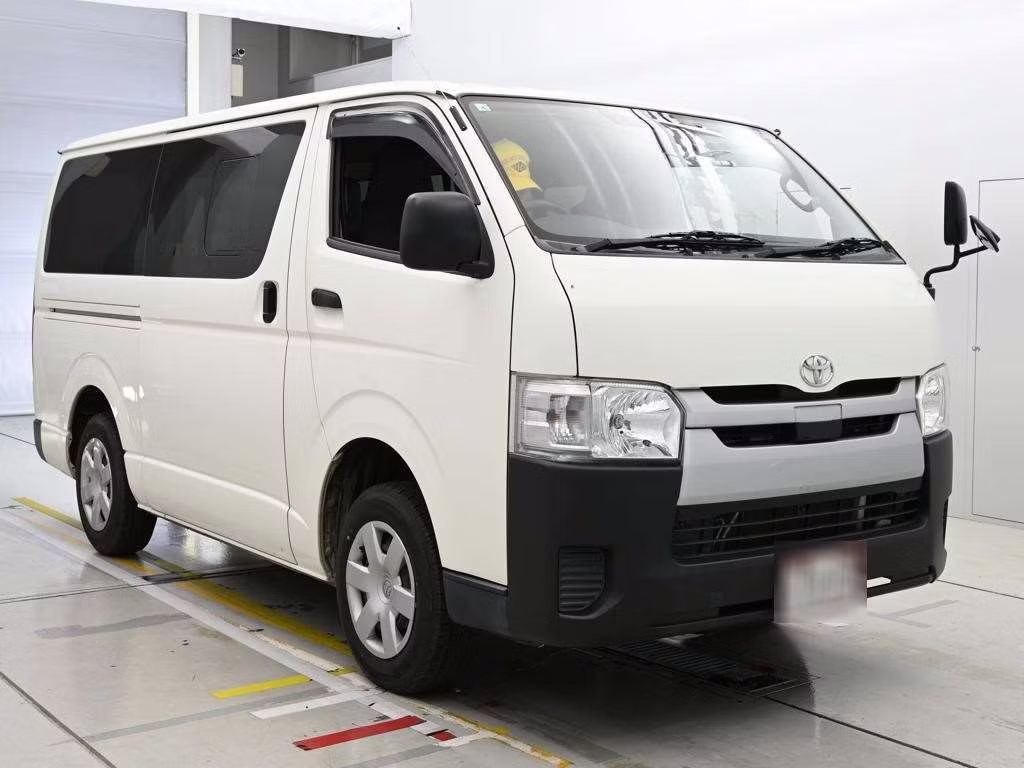 TOYOTA REGIUS ACE