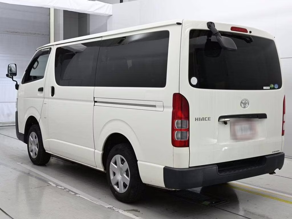 TOYOTA REGIUS ACE