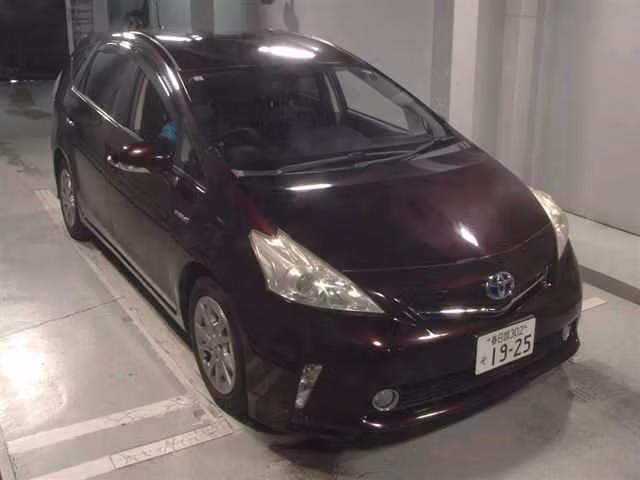 TOYOTA PRIUS ALPHA