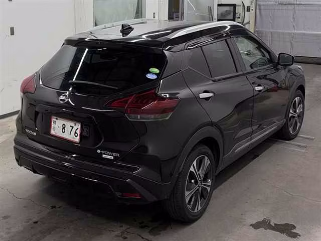 NISSAN KICKS