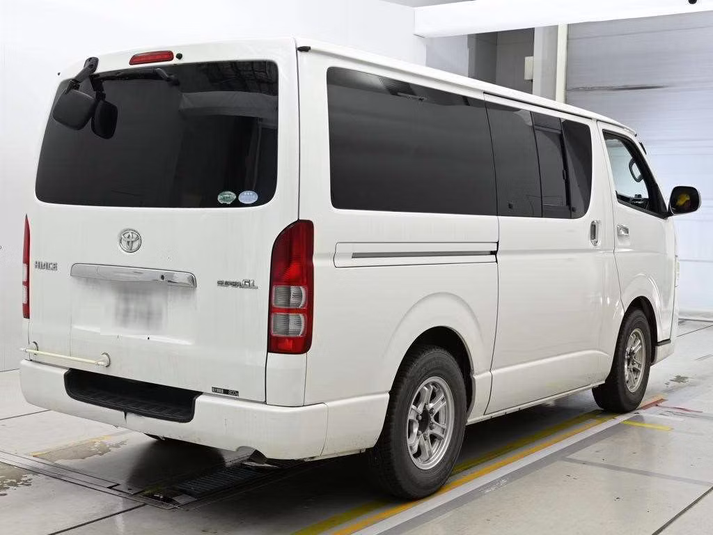 TOYOTA REGIUS ACE