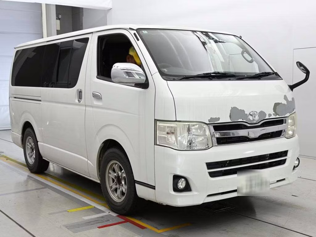 TOYOTA REGIUS ACE