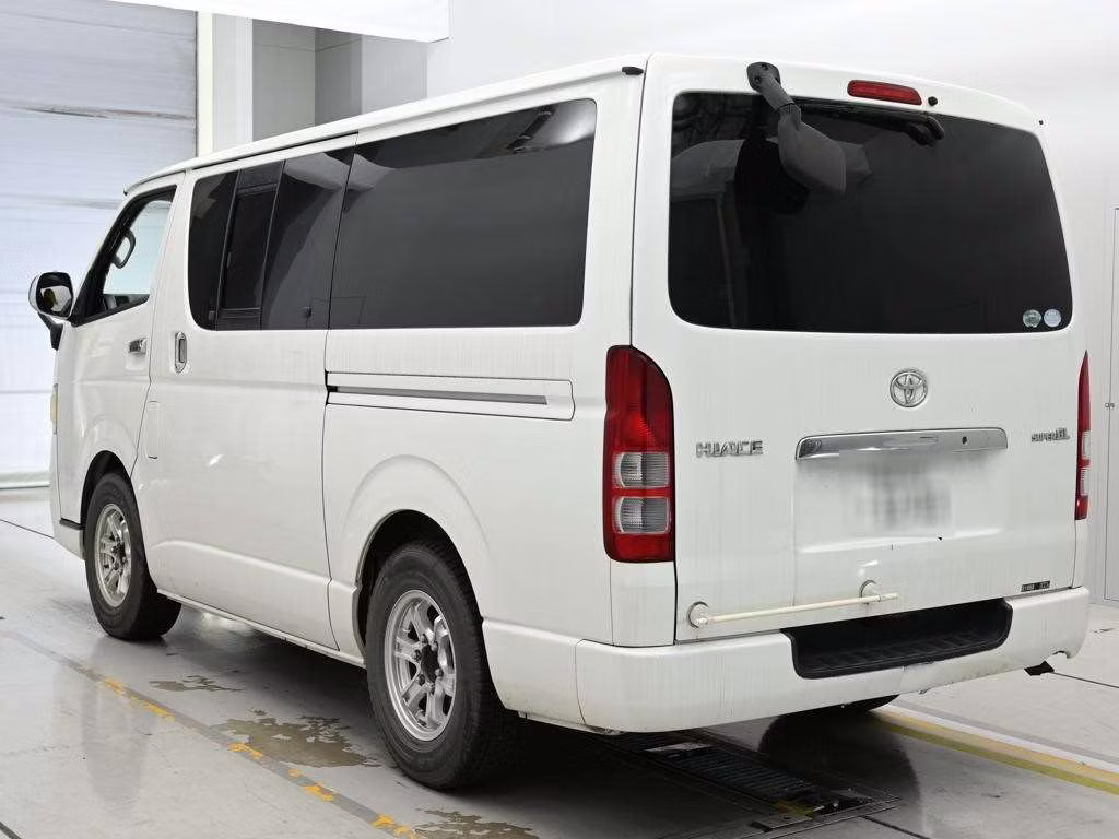 TOYOTA REGIUS ACE