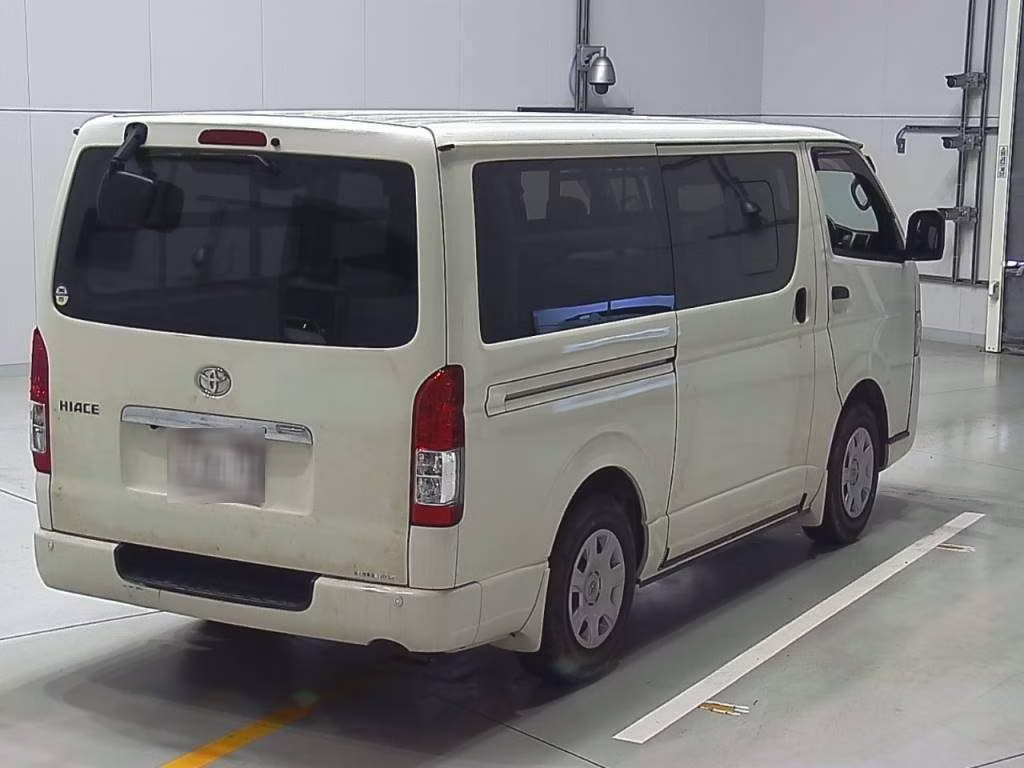 TOYOTA REGIUS ACE