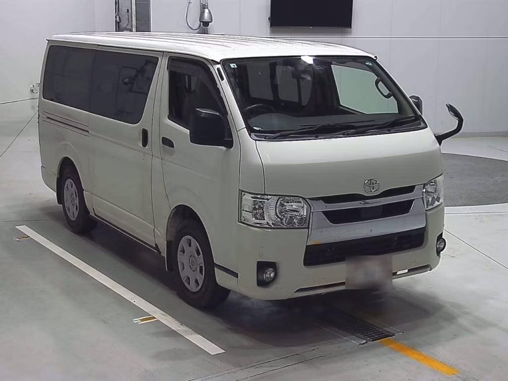 TOYOTA REGIUS ACE