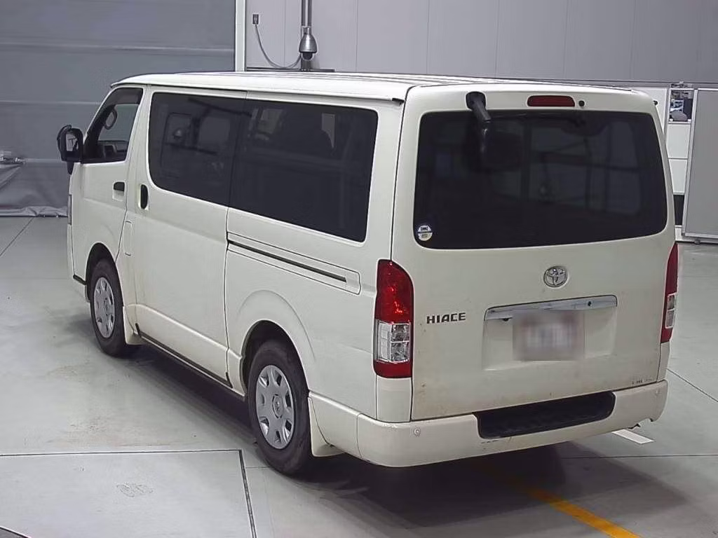 TOYOTA REGIUS ACE