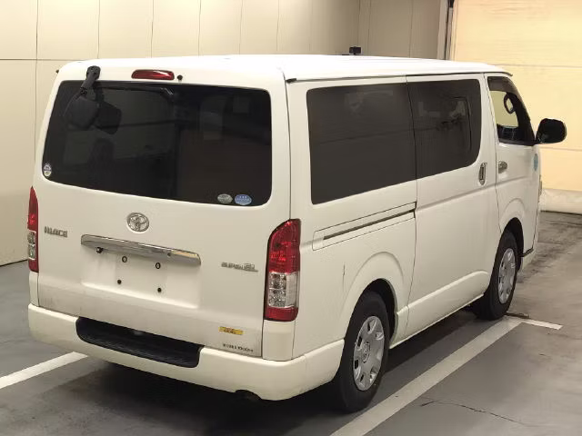 TOYOTA REGIUS ACE