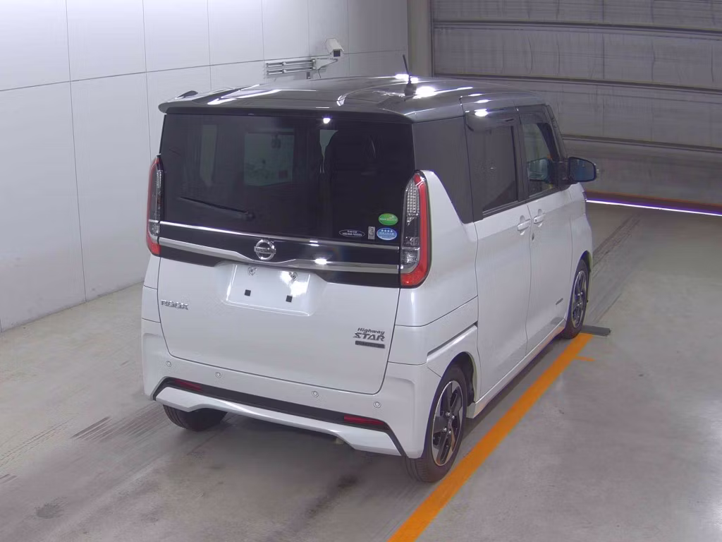 NISSAN ROOX