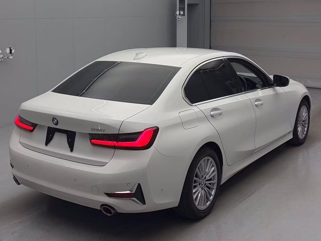 BMW 3-SERIES