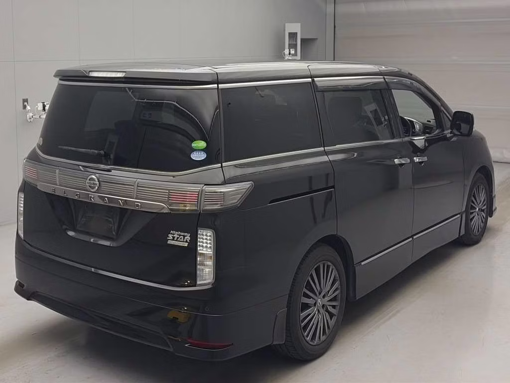 NISSAN ELGRAND