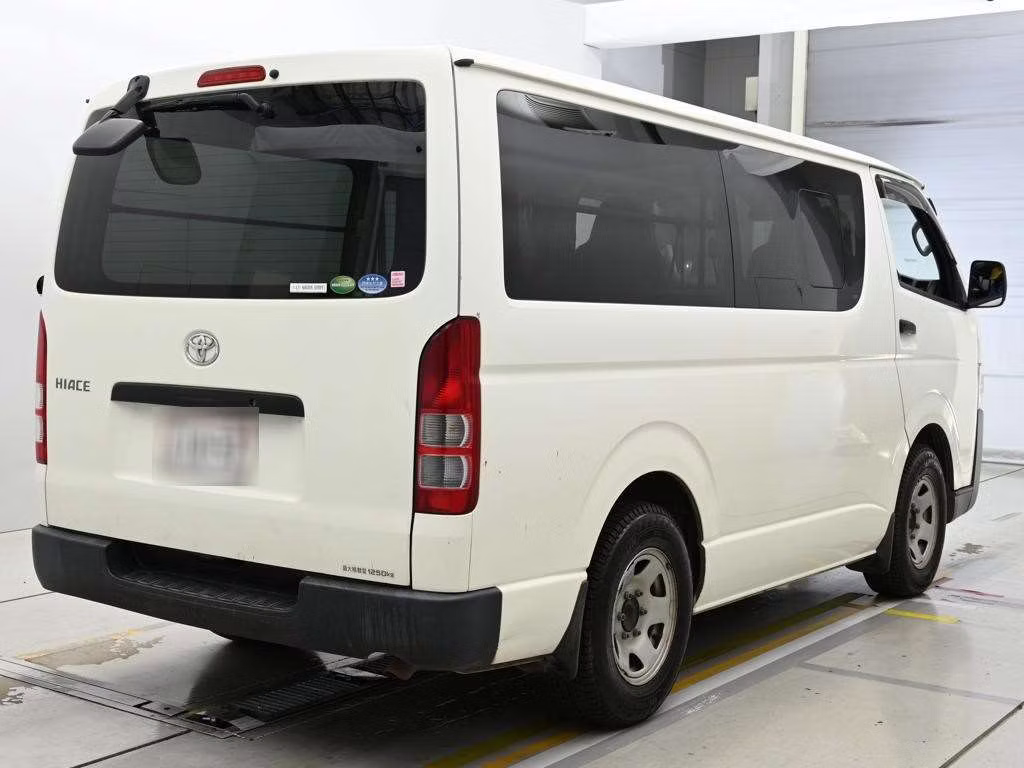 TOYOTA REGIUS ACE