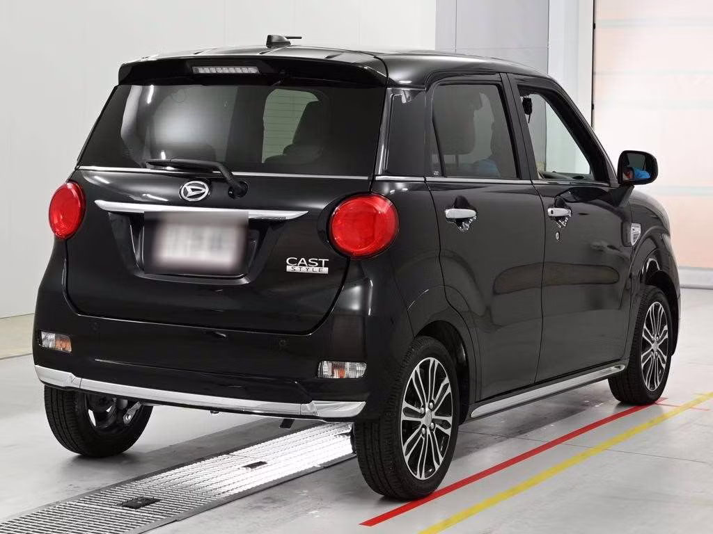 DAIHATSU CAST