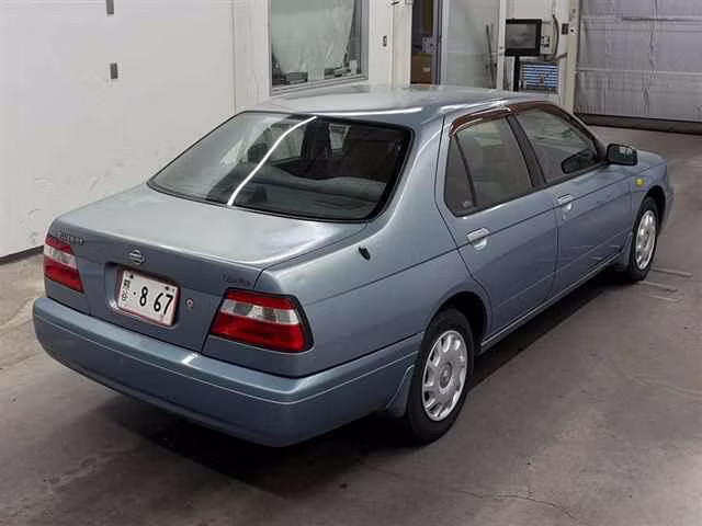 NISSAN BLUEBIRD
