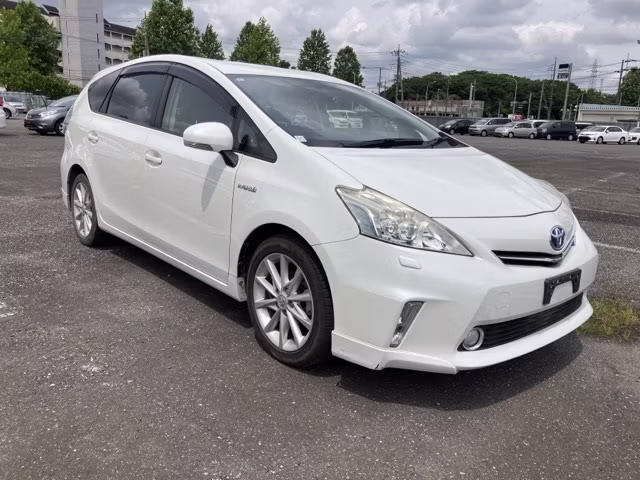 TOYOTA PRIUS ALPHA