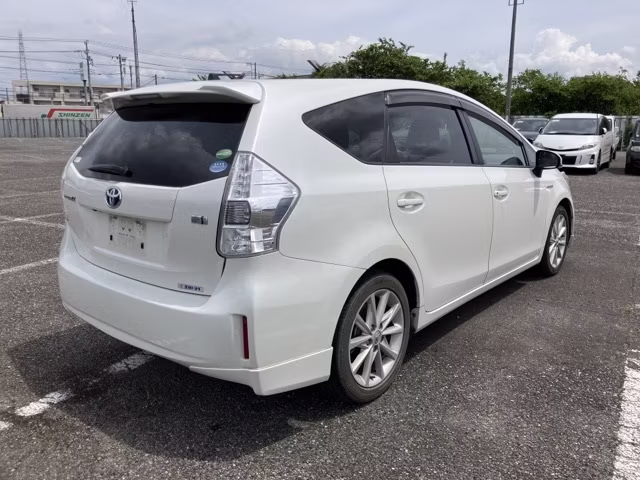 TOYOTA PRIUS ALPHA