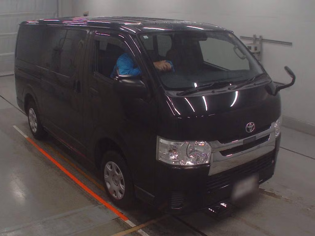 TOYOTA REGIUS ACE