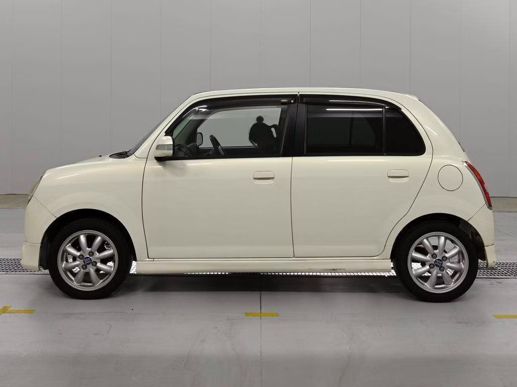 DAIHATSU MIRA GINO