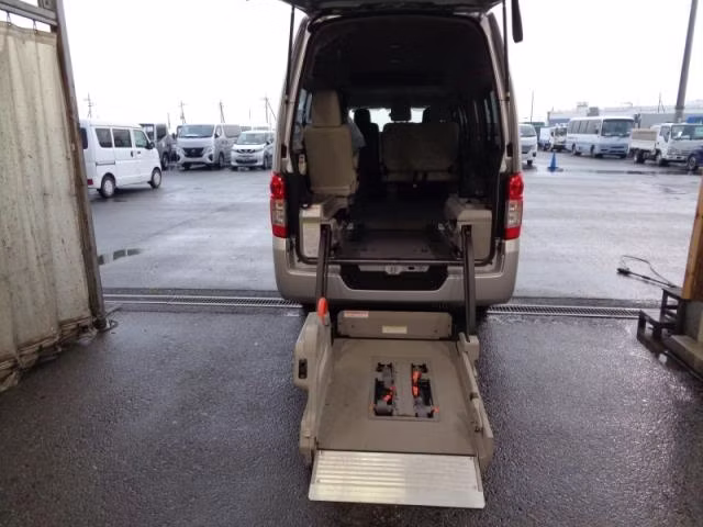 NISSAN NV350 CARAVAN