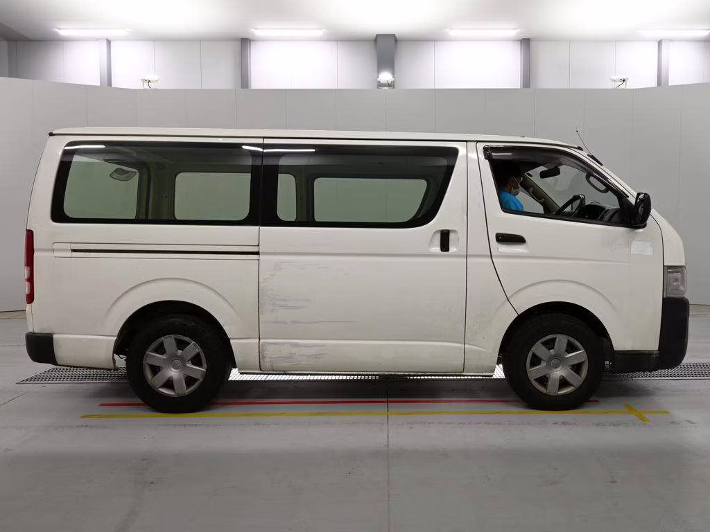 TOYOTA REGIUS ACE