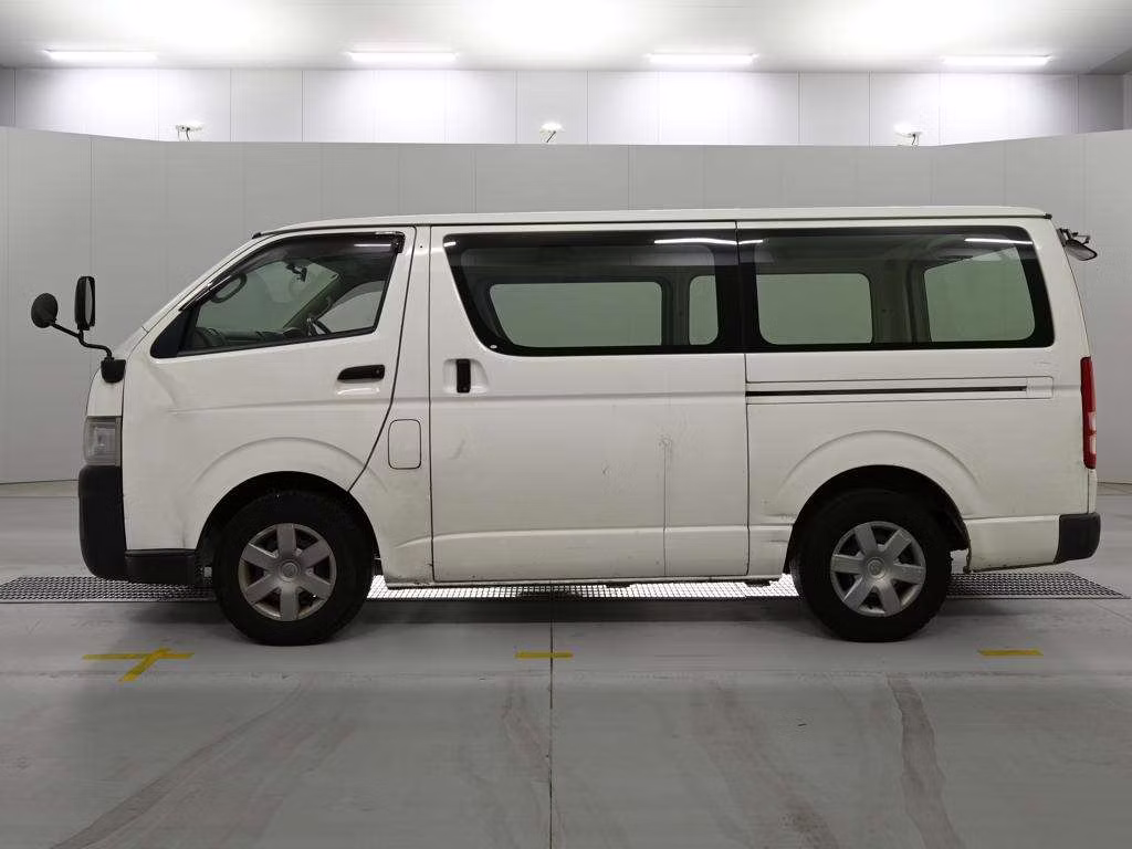 TOYOTA REGIUS ACE
