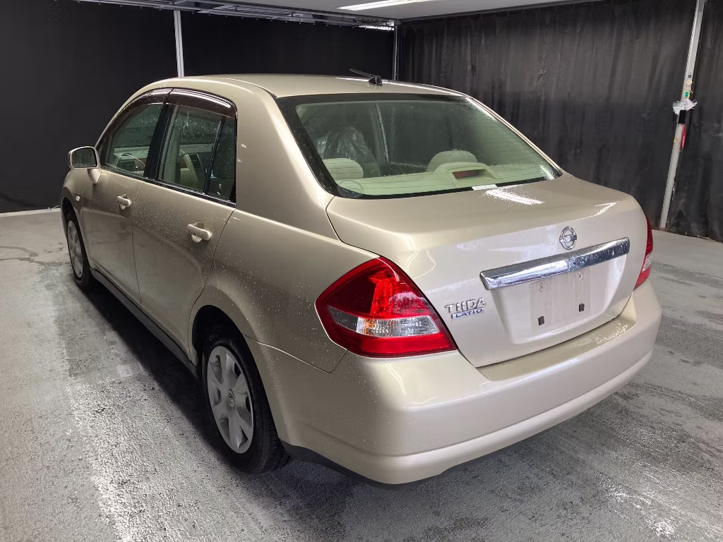 NISSAN TIIDA LATIO