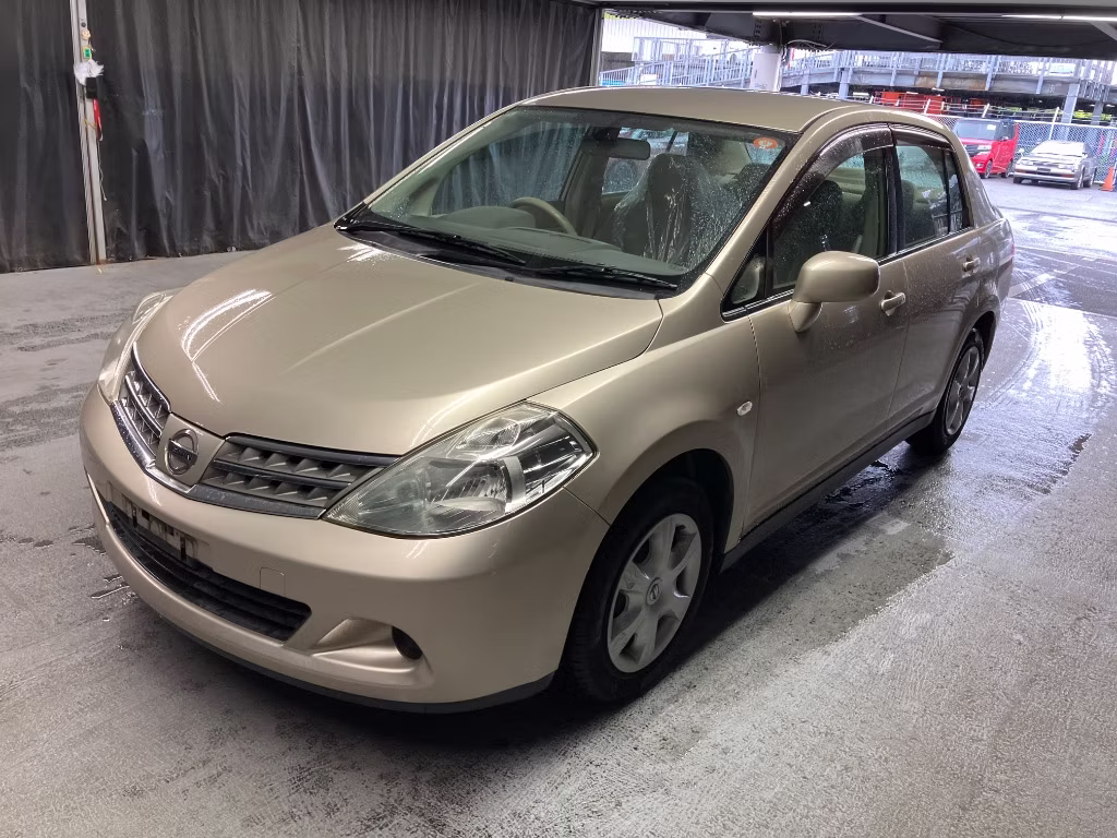 NISSAN TIIDA LATIO