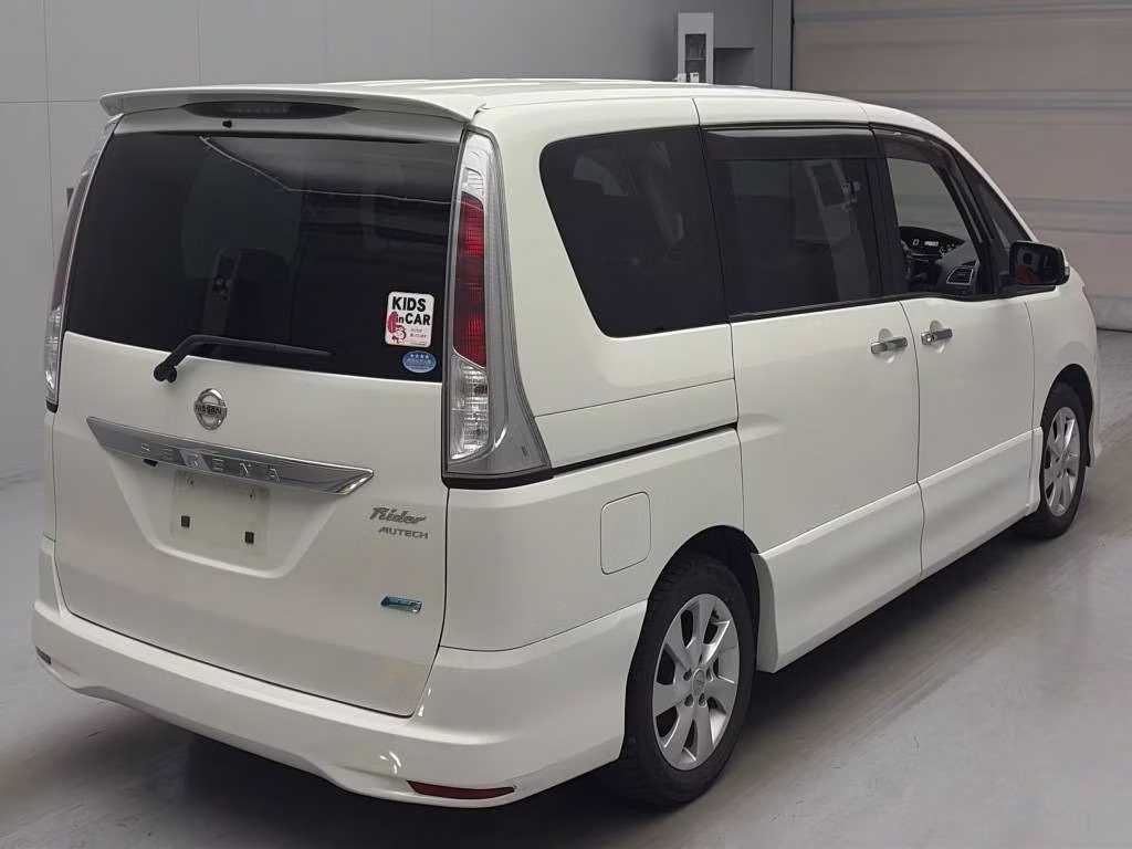 NISSAN SERENA