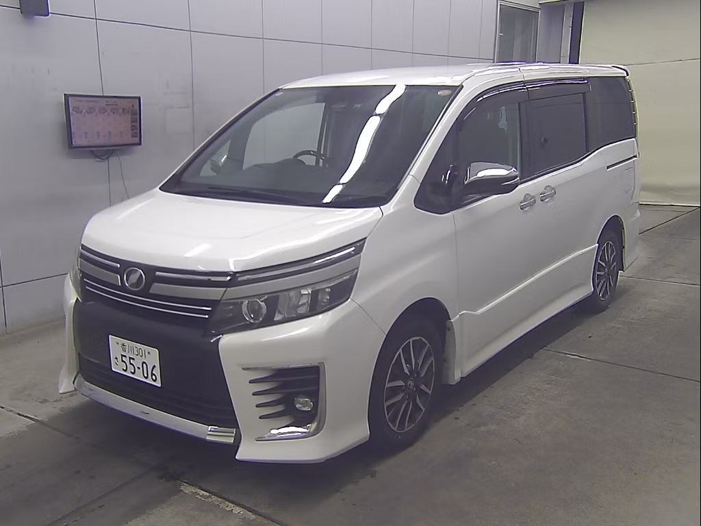 TOYOTA VOXY
