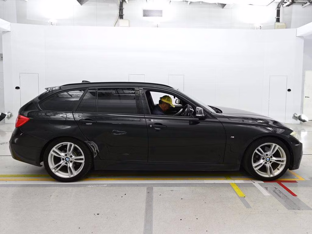 BMW 3-SERIES