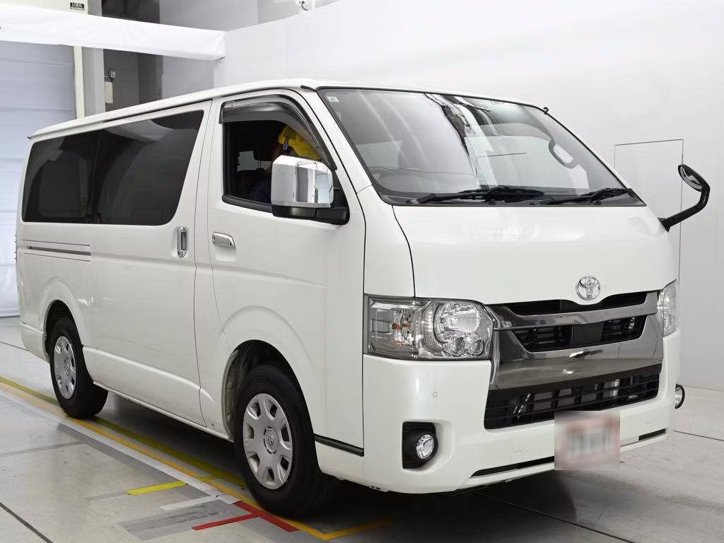 TOYOTA REGIUS ACE