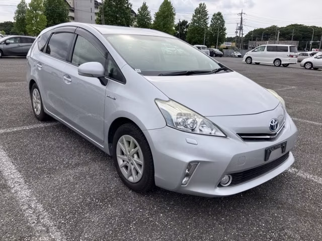 TOYOTA PRIUS ALPHA