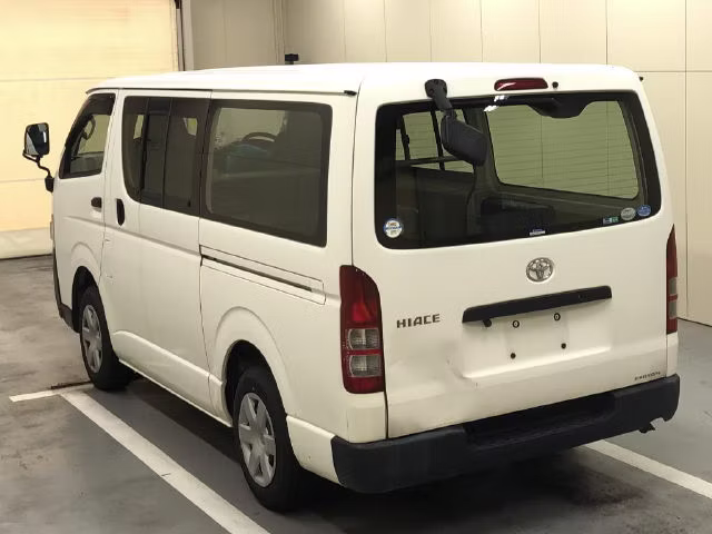 TOYOTA REGIUS ACE