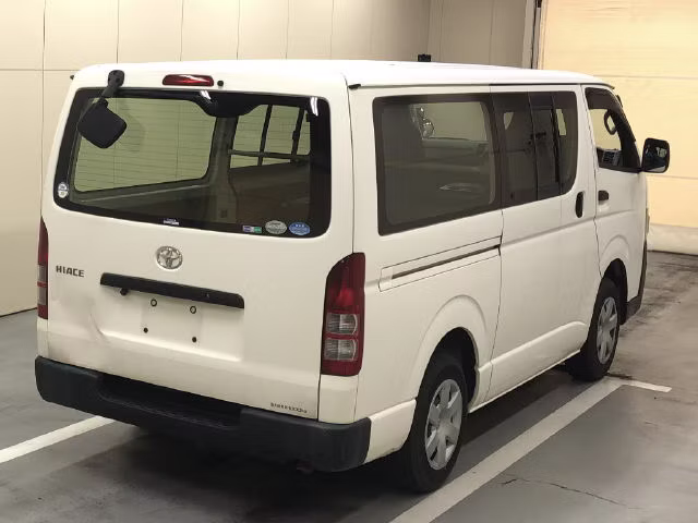 TOYOTA REGIUS ACE