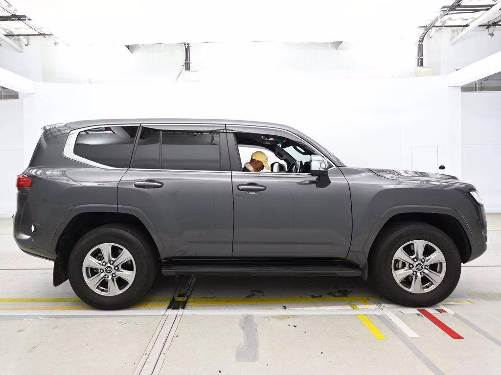 TOYOTA LAND CRUISER