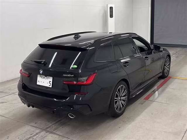 BMW 3-SERIES