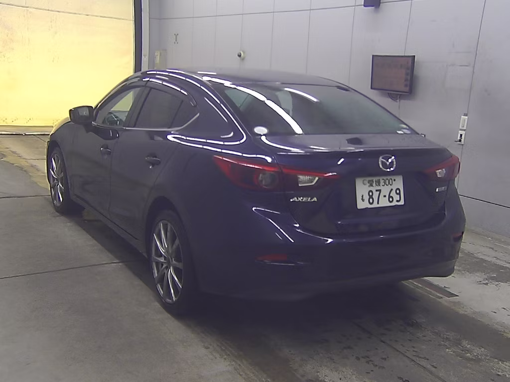 MAZDA AXELA