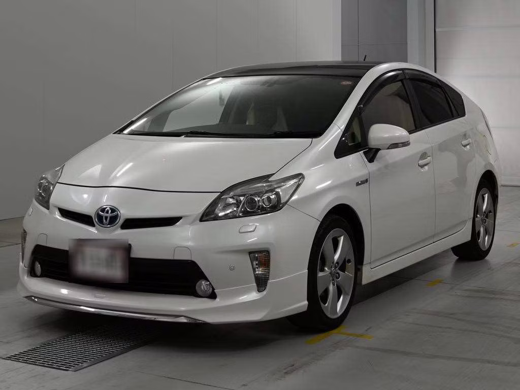 TOYOTA PRIUS