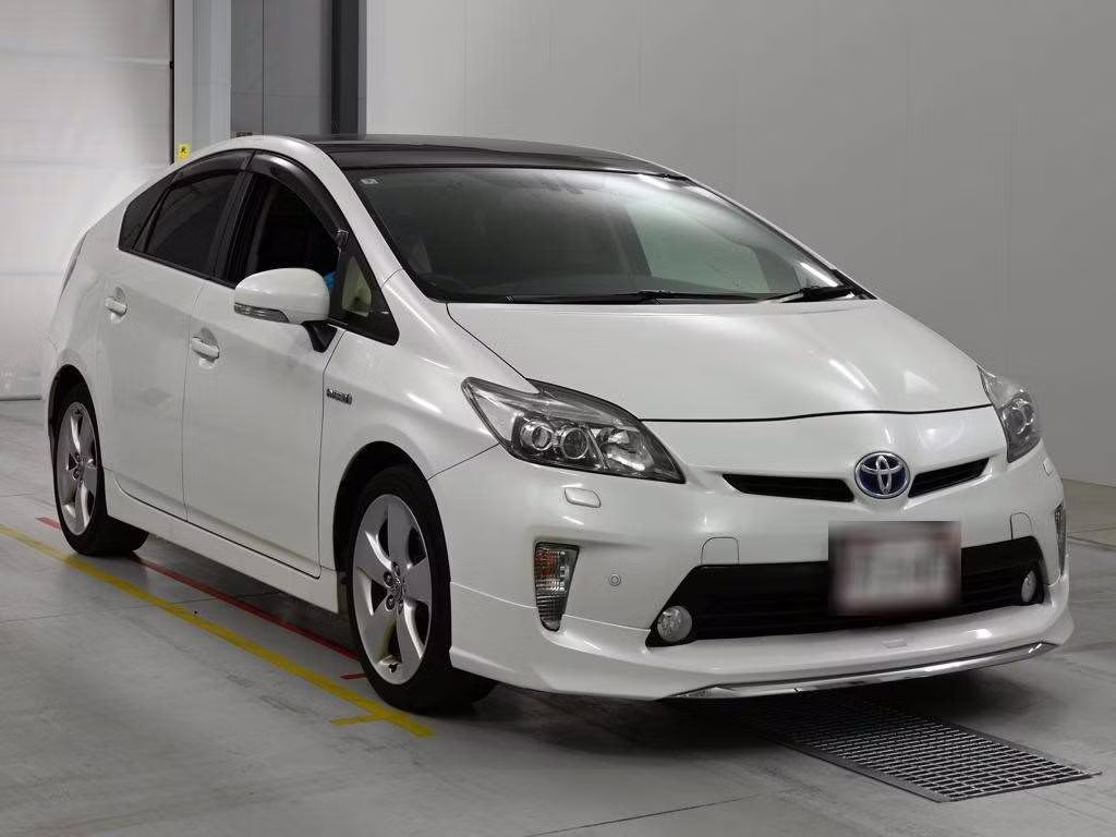TOYOTA PRIUS