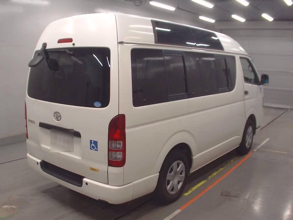 TOYOTA REGIUS ACE