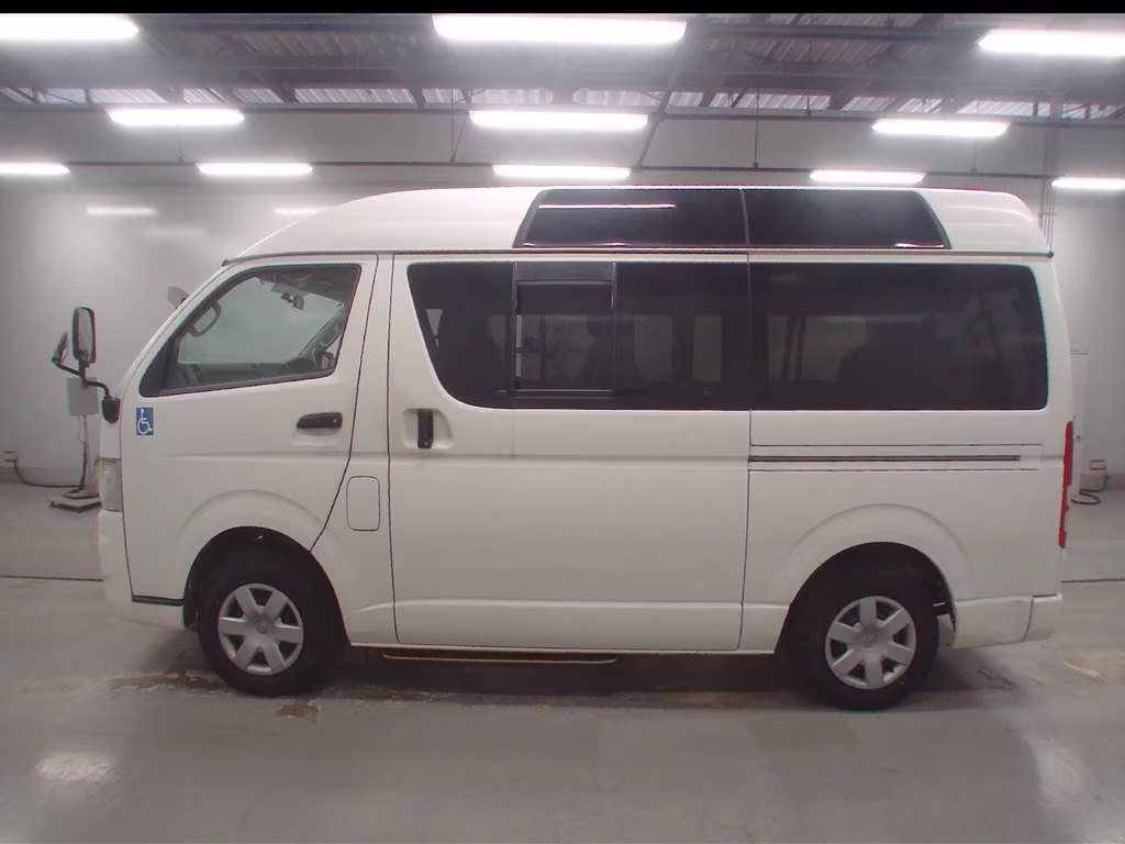 TOYOTA REGIUS ACE
