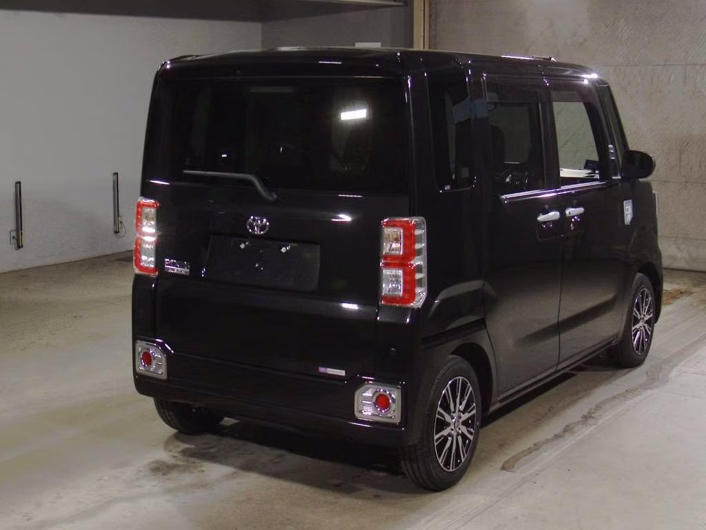TOYOTA PIXIS MEGA
