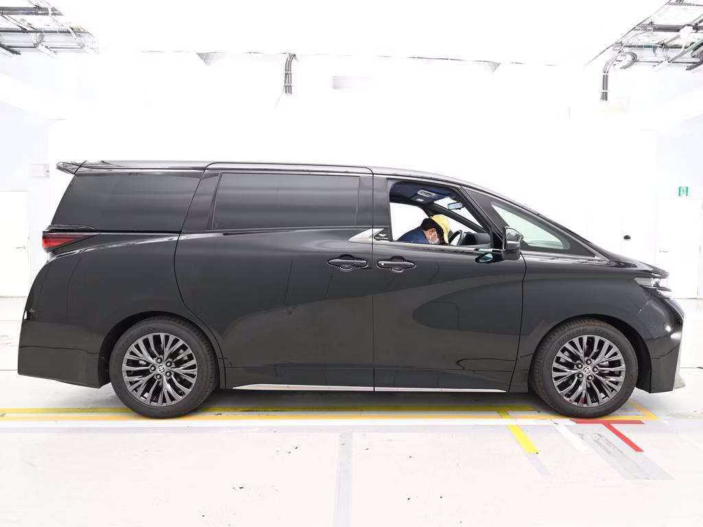 TOYOTA VELLFIRE