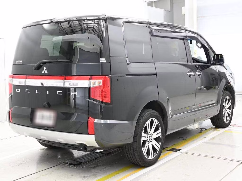 MITSUBISHI DELICA D:5
