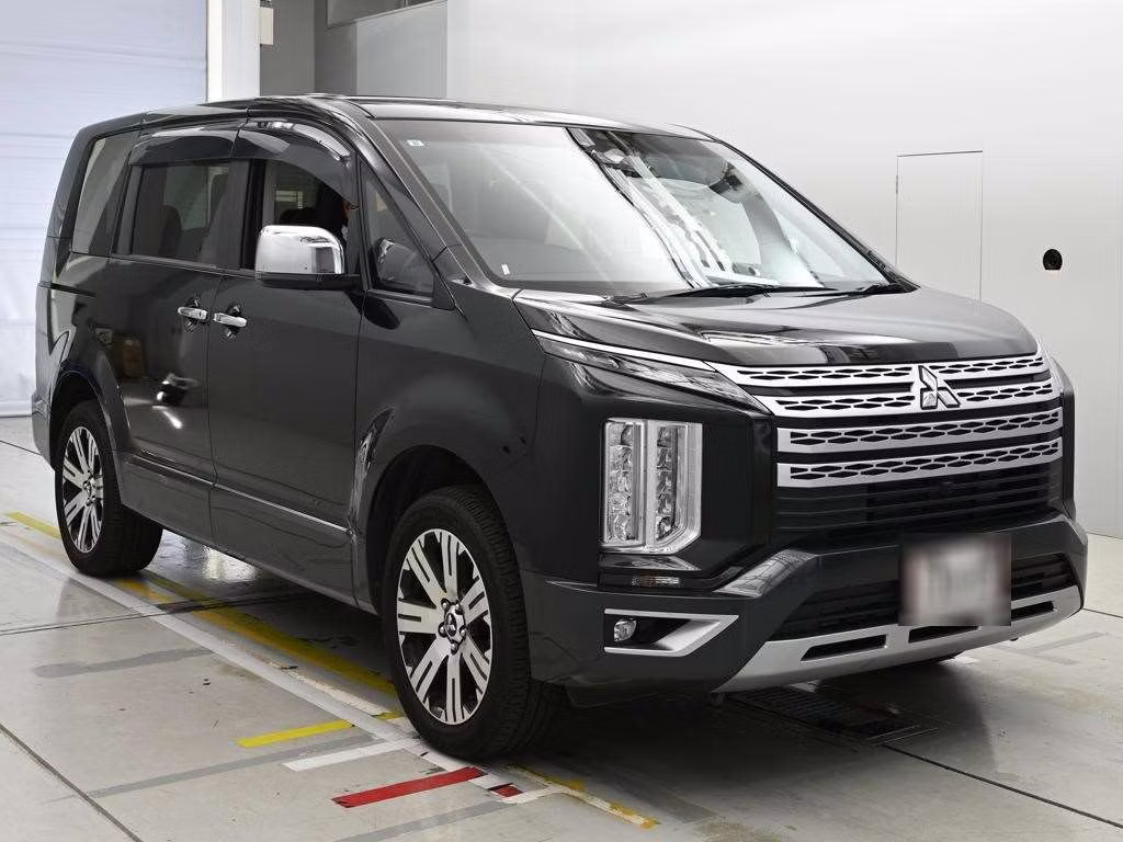 MITSUBISHI DELICA D:5