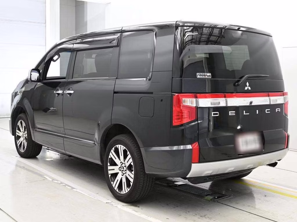 MITSUBISHI DELICA D:5